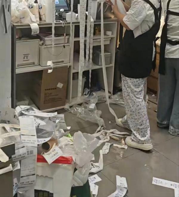 杠杆配资论坛官网 大爆单！外卖大战补贴升级 部分骑手时薪超百元